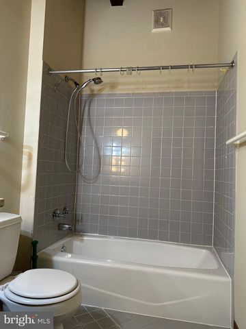6022 MUNSON HILL RD, Falls Church, VA 22041