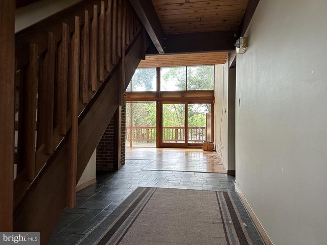 6022 MUNSON HILL RD, Falls Church, VA 22041