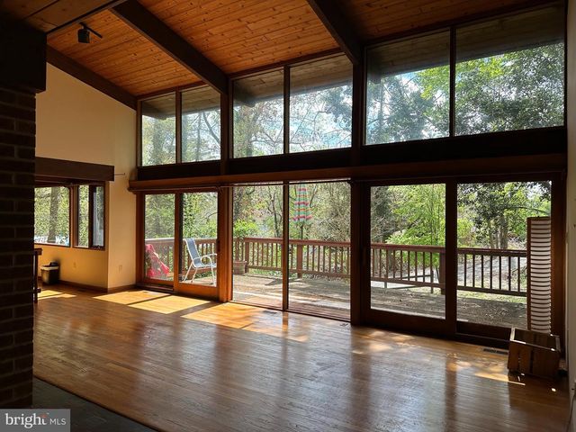6022 MUNSON HILL RD, Falls Church, VA 22041