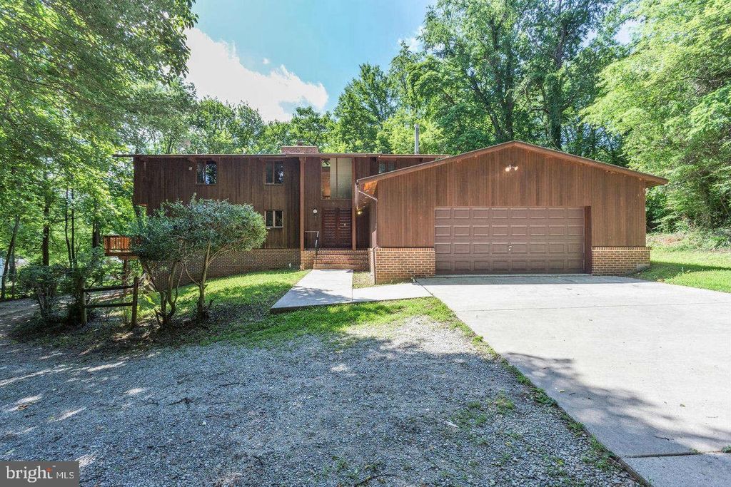 6022 MUNSON HILL RD, Falls Church, VA 22041