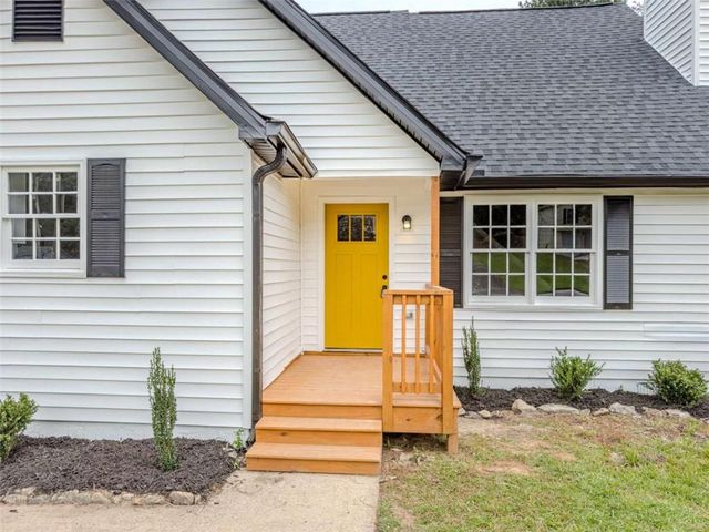 1992 Red Rose Lane, Loganville, GA 30052