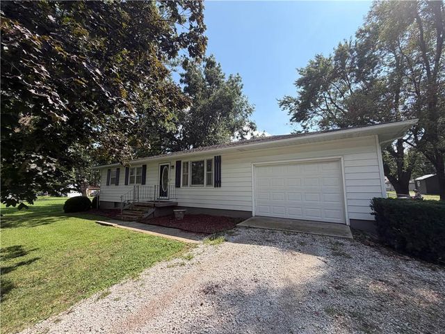 305 Fir Street, Garden City, MO 64747