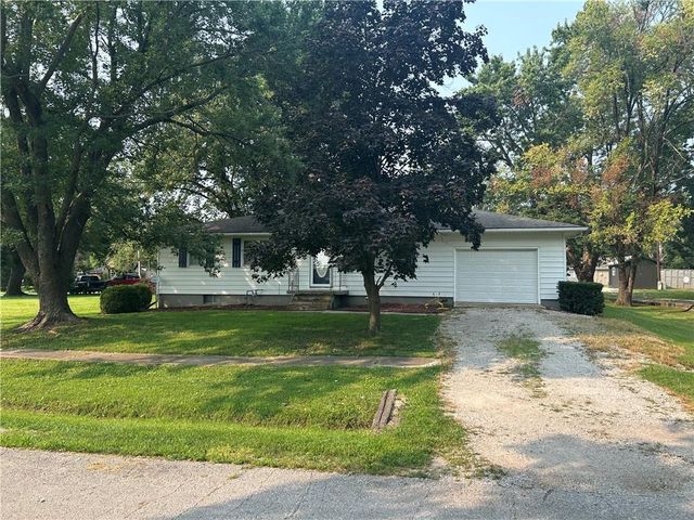 305 Fir Street, Garden City, MO 64747