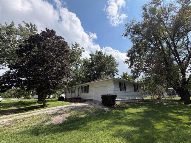 305 Fir Street, Garden City, MO 64747