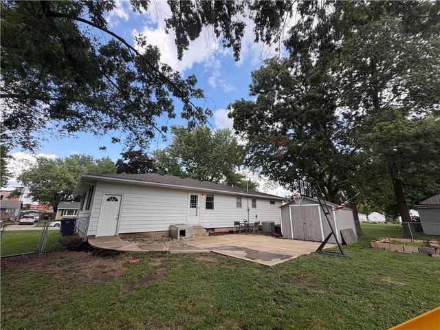305 Fir Street, Garden City, MO 64747