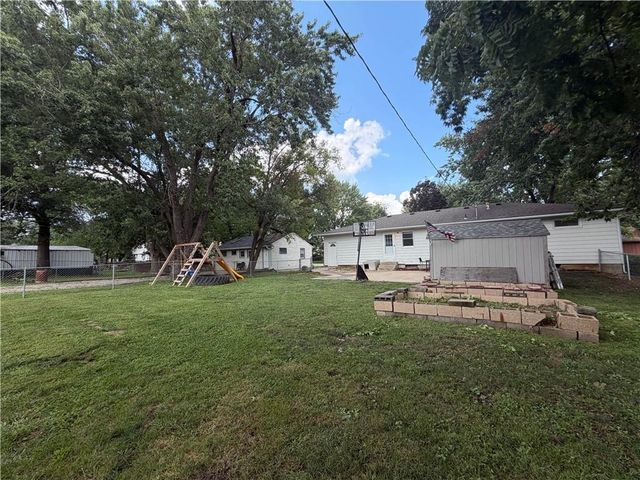 305 Fir Street, Garden City, MO 64747