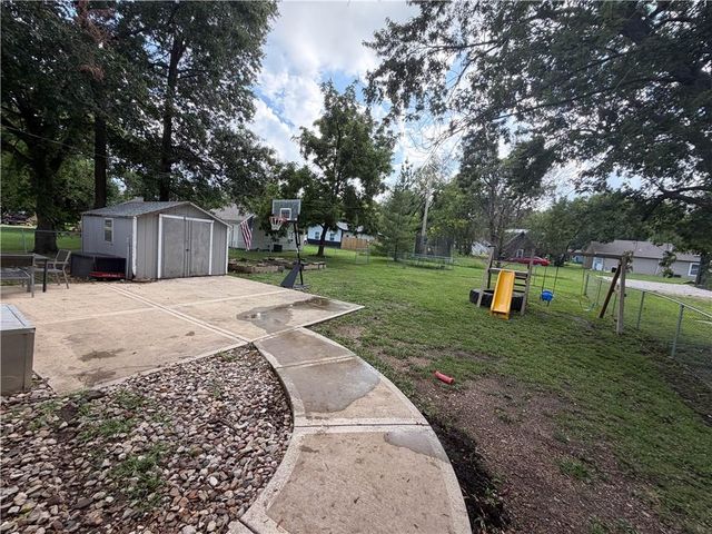 305 Fir Street, Garden City, MO 64747