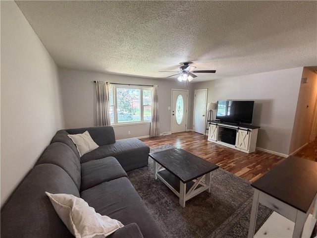 305 Fir Street, Garden City, MO 64747
