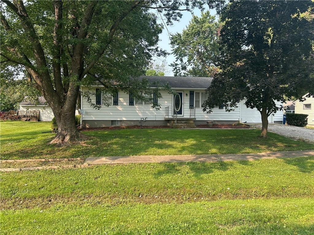 305 Fir Street, Garden City, MO 64747