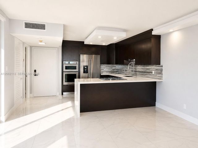 1420 Brickell Bay Drive 702E, Miami, FL 33131