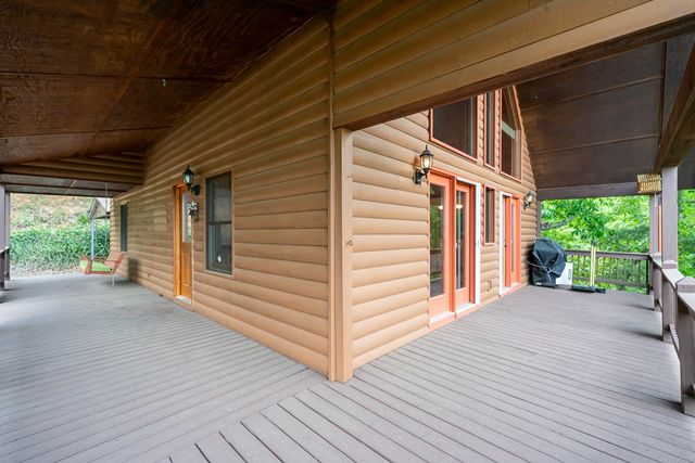 818 Five Forks Drive, Murphy, NC 28906