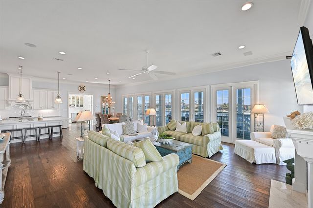 1243 Pilot Lane, Galveston, TX 77554