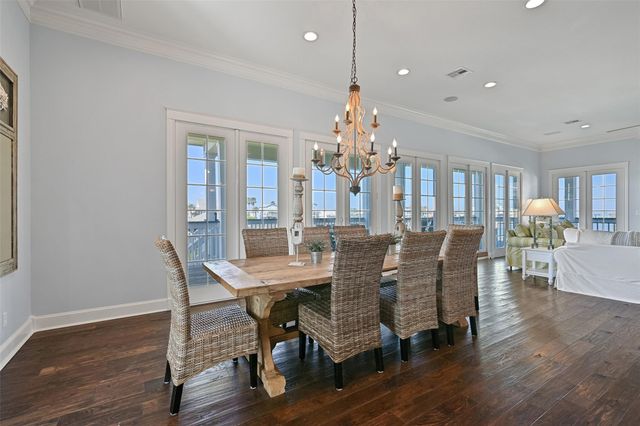 1243 Pilot Lane, Galveston, TX 77554