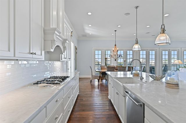 1243 Pilot Lane, Galveston, TX 77554