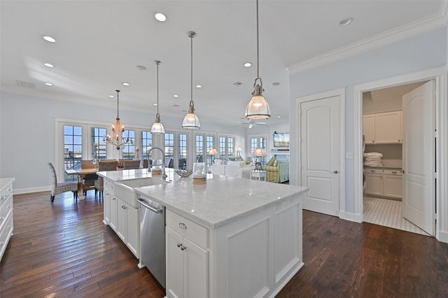 1243 Pilot Lane, Galveston, TX 77554