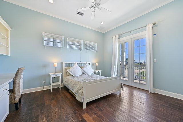 1243 Pilot Lane, Galveston, TX 77554