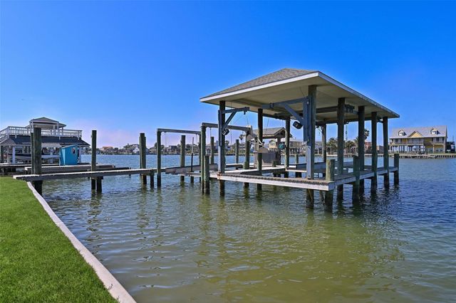 1243 Pilot Lane, Galveston, TX 77554