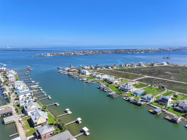 1243 Pilot Lane, Galveston, TX 77554