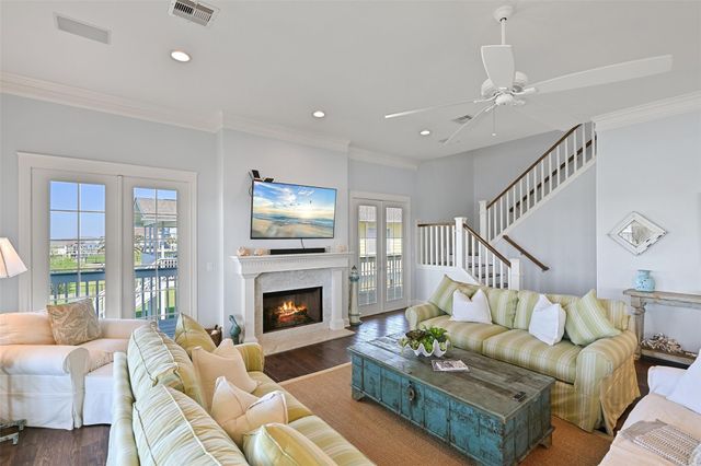 1243 Pilot Lane, Galveston, TX 77554