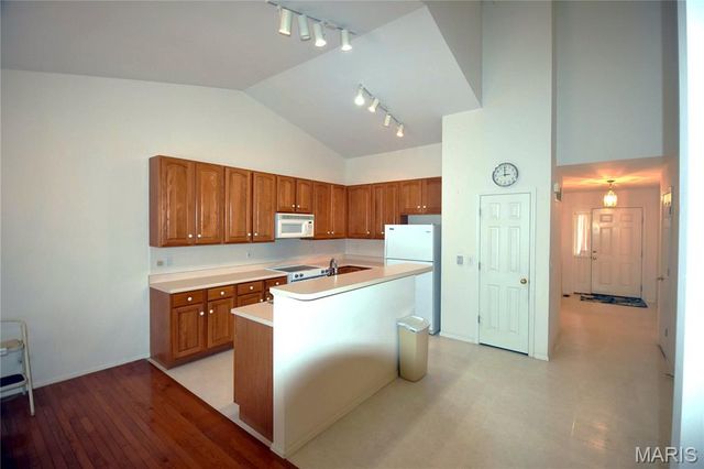 1002 Shire Lane, Eureka, MO 63025