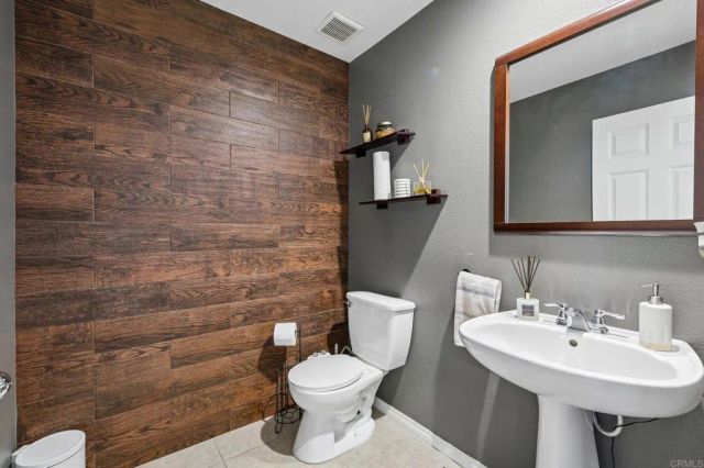 6977 Brass Pl, Carlsbad, CA 92009