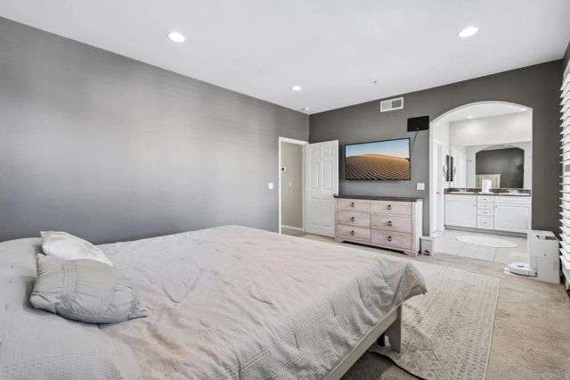 6977 Brass Pl, Carlsbad, CA 92009