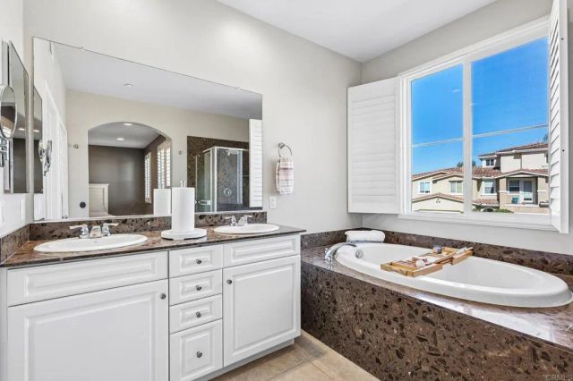6977 Brass Pl, Carlsbad, CA 92009