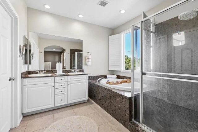 6977 Brass Pl, Carlsbad, CA 92009