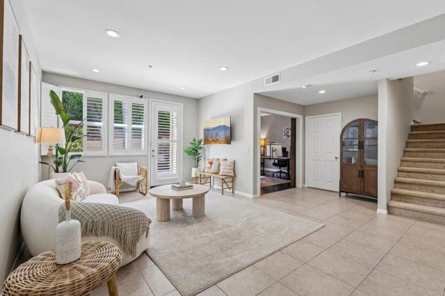 6977 Brass Pl, Carlsbad, CA 92009