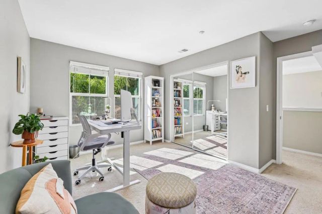 6977 Brass Pl, Carlsbad, CA 92009
