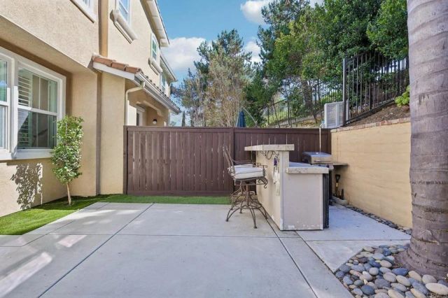 6977 Brass Pl, Carlsbad, CA 92009
