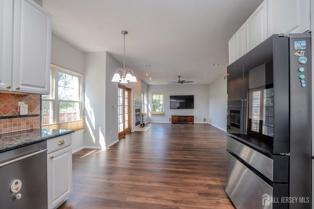 5 Fairmount Court, Monroe, NJ 08831