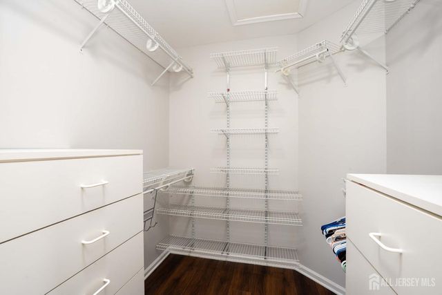 5 Fairmount Court, Monroe, NJ 08831