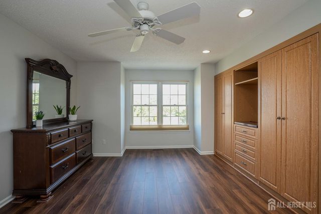 5 Fairmount Court, Monroe, NJ 08831