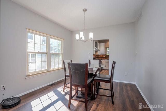 5 Fairmount Court, Monroe, NJ 08831