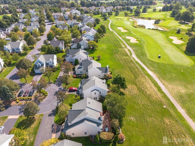 5 Fairmount Court, Monroe, NJ 08831