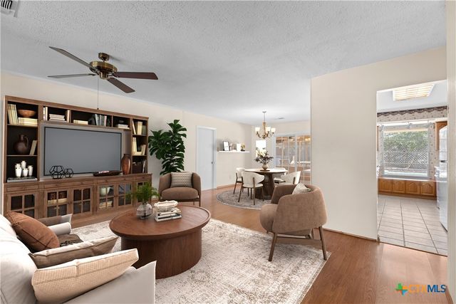 7337 Leading Oaks Street, Live Oak, TX 78233