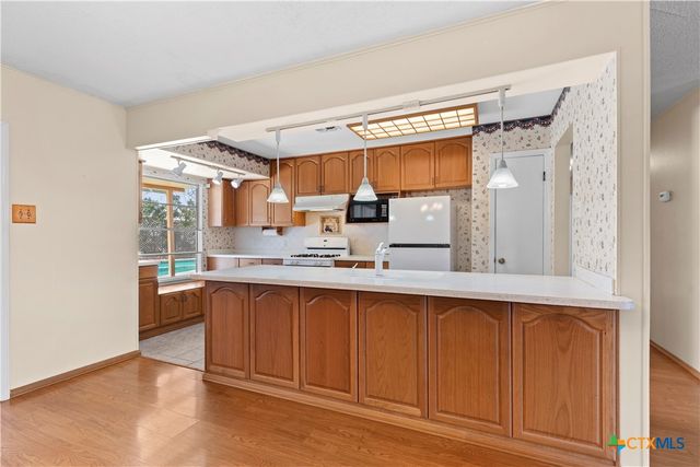 7337 Leading Oaks Street, Live Oak, TX 78233