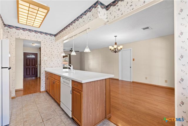 7337 Leading Oaks Street, Live Oak, TX 78233