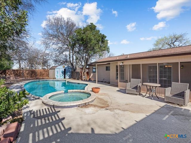 7337 Leading Oaks Street, Live Oak, TX 78233