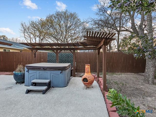 7337 Leading Oaks Street, Live Oak, TX 78233