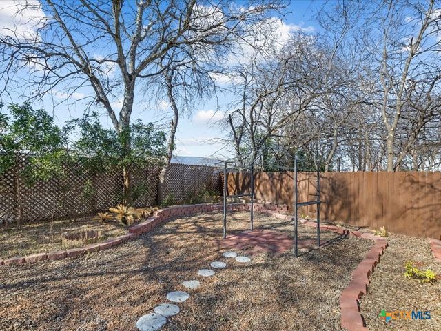 7337 Leading Oaks Street, Live Oak, TX 78233