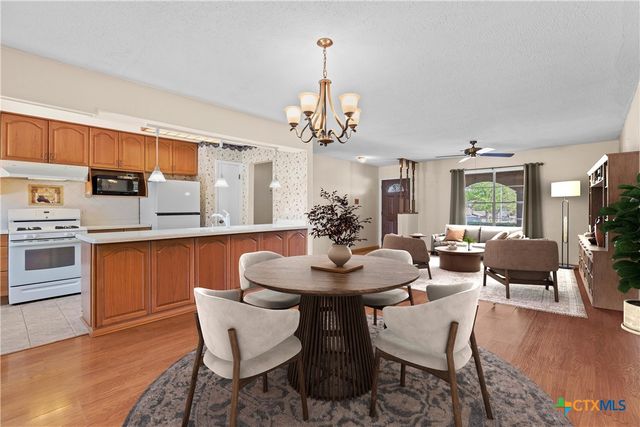 7337 Leading Oaks Street, Live Oak, TX 78233