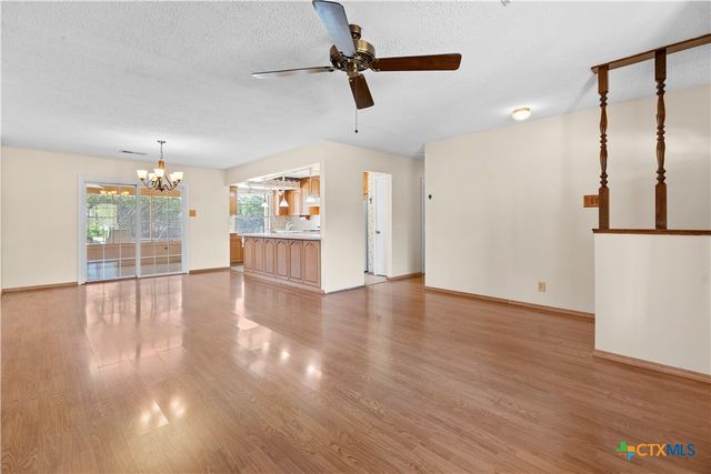 7337 Leading Oaks Street, Live Oak, TX 78233