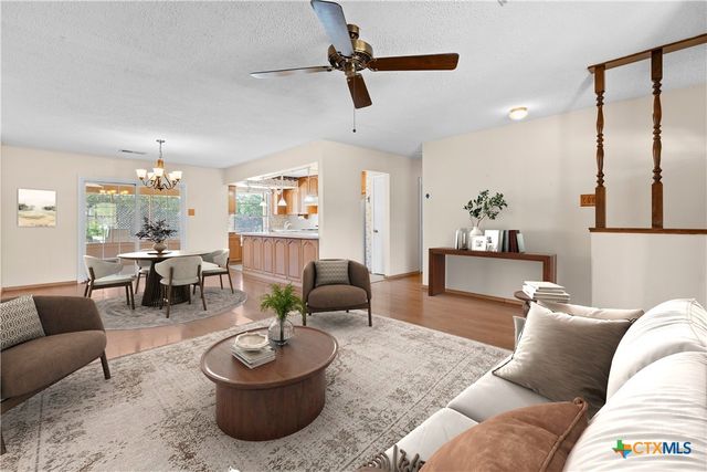 7337 Leading Oaks Street, Live Oak, TX 78233