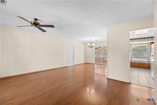 7337 Leading Oaks Street, Live Oak, TX 78233