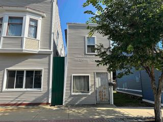47 Hanson Street, Rochester, NH 03867