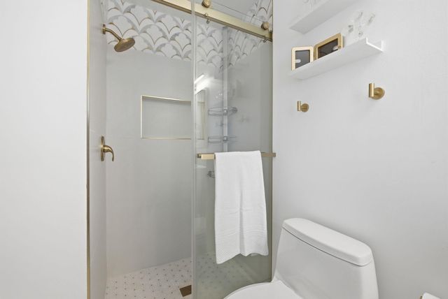 8218 DOCTOR CRAIK CT, Alexandria, VA 22306