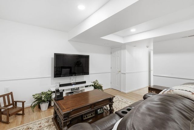 8218 DOCTOR CRAIK CT, Alexandria, VA 22306