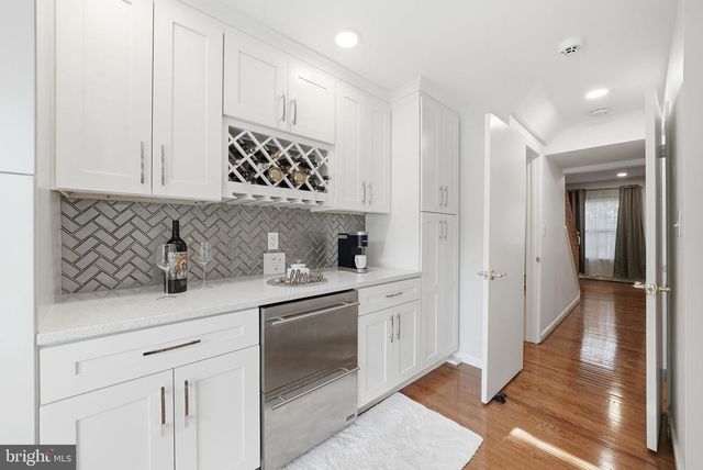 8218 DOCTOR CRAIK CT, Alexandria, VA 22306